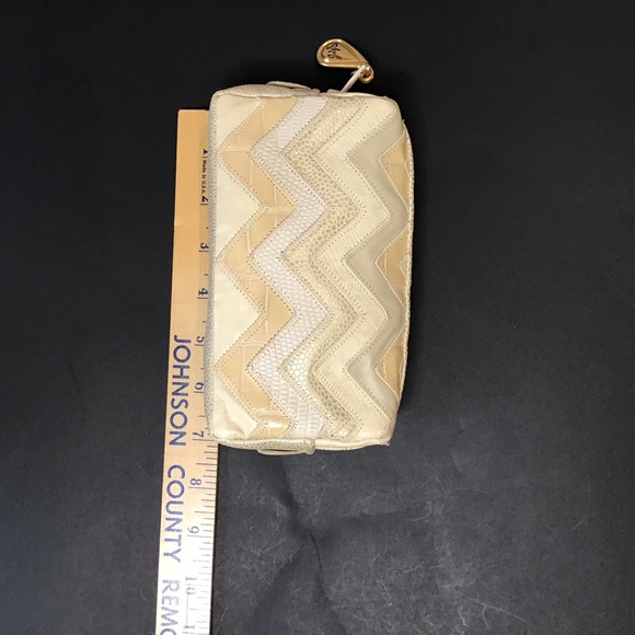 Sharif Zigzag Pattern Clutch - Picture 8 of 9